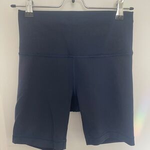 Lululemon Wunder Train 6” Shorts Size 6